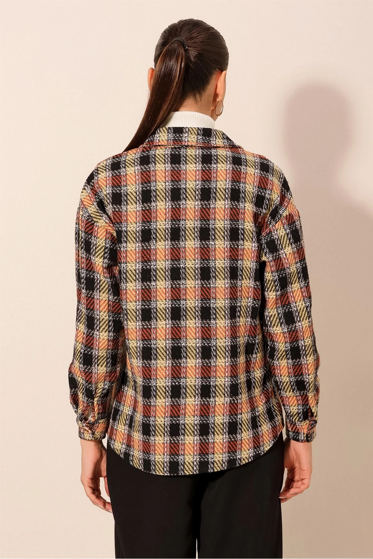 Kadın Kiremit Siyah Metal Düğmeli Ekose Desen Kaşe Oduncu Gömlek HZL24W-BD139541