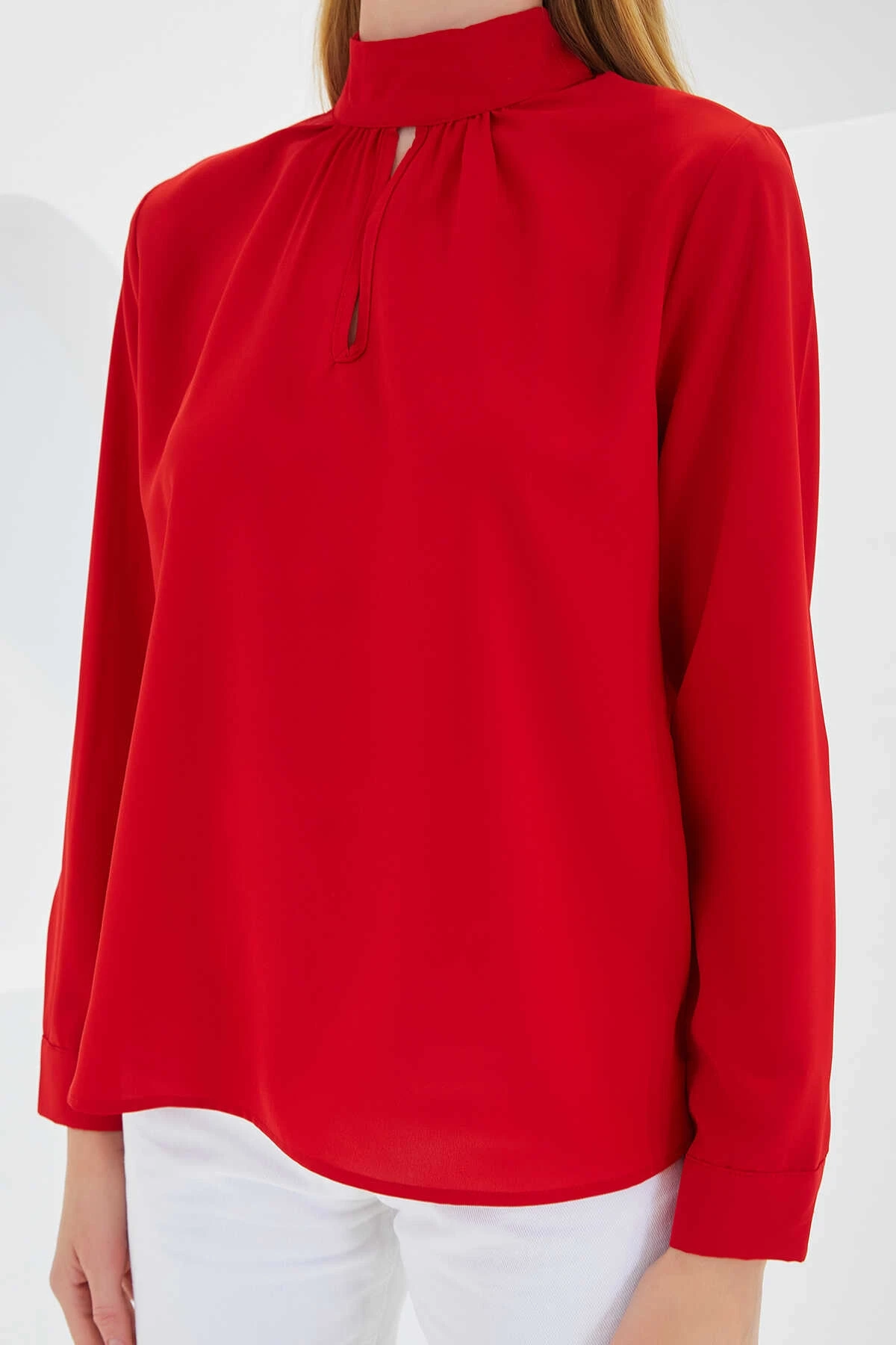 Kadın Kırmızı Pencere Detaylı Dökümlü Uzun Kollu Bluz HZL22S-BD104181