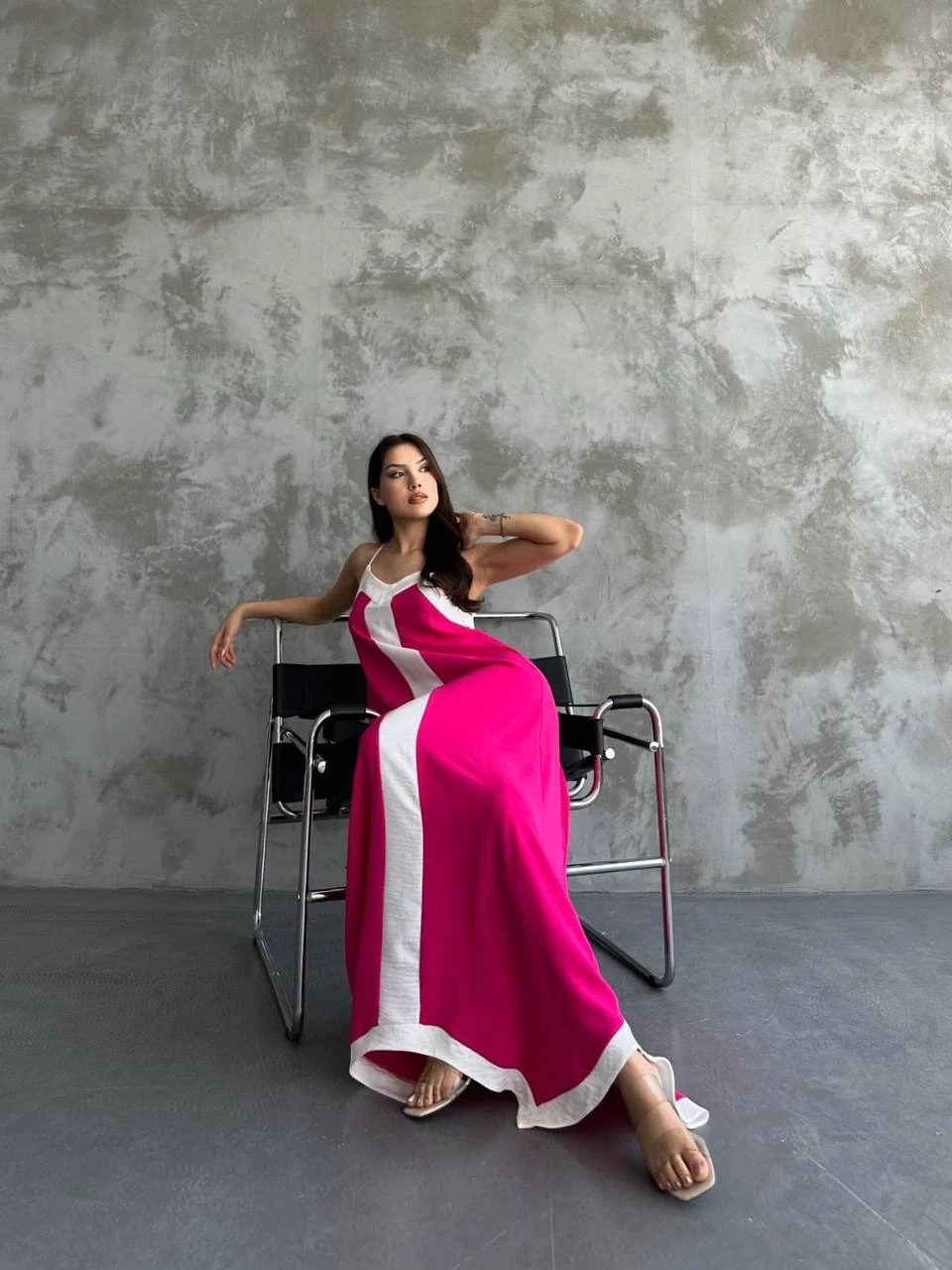 Kadın Pembe Beyaz Detaylı Asimetrik Kesim V Yaka Ayarlanabilir İp Askılı Elbise HZL24S-MJ113041