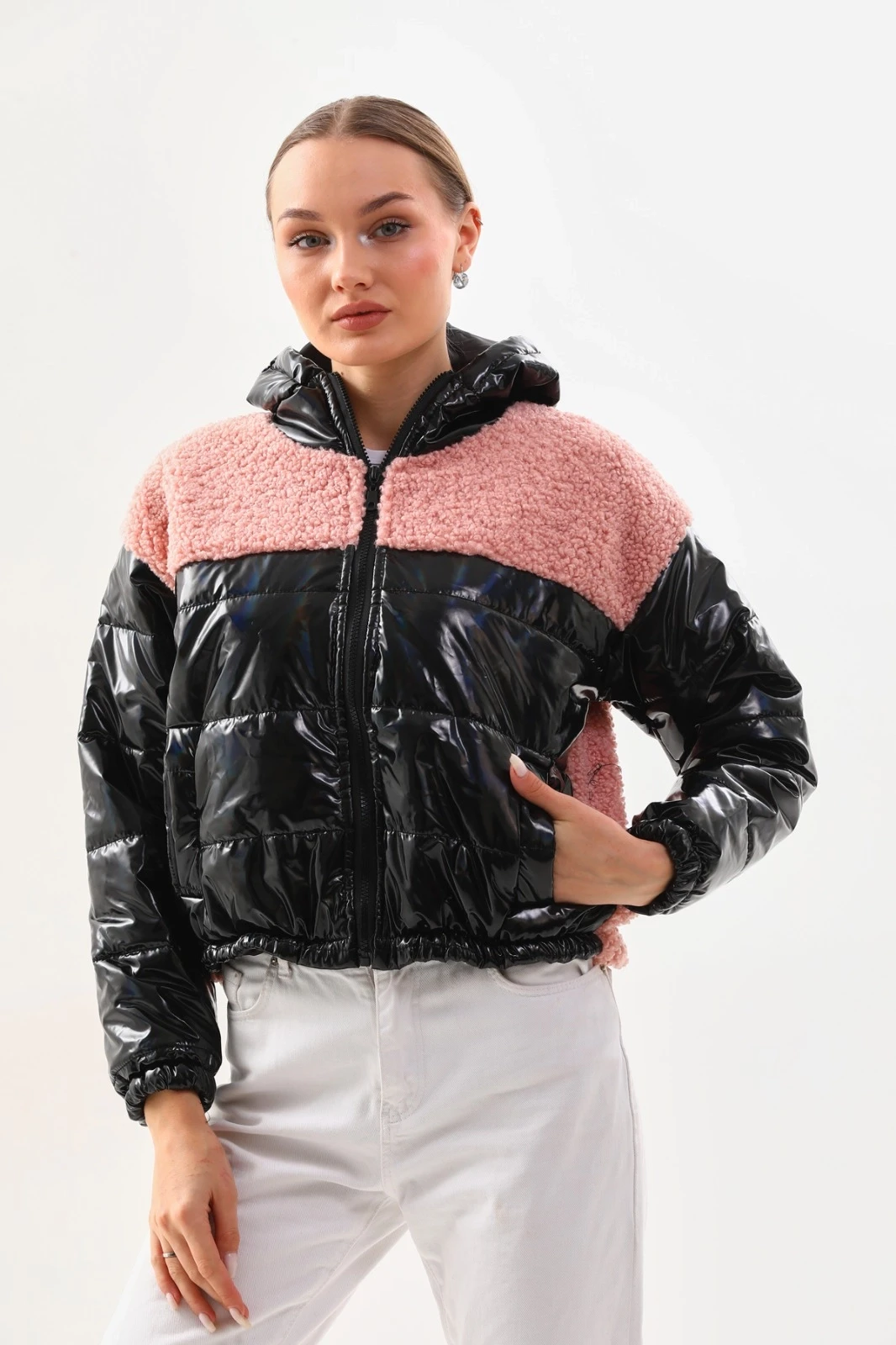 Kadın Pembe Siyah Rugan Fermuarlı İçi Astarlı Beli Lastikli Crop Peluş Mont HZL24W-BRC129361