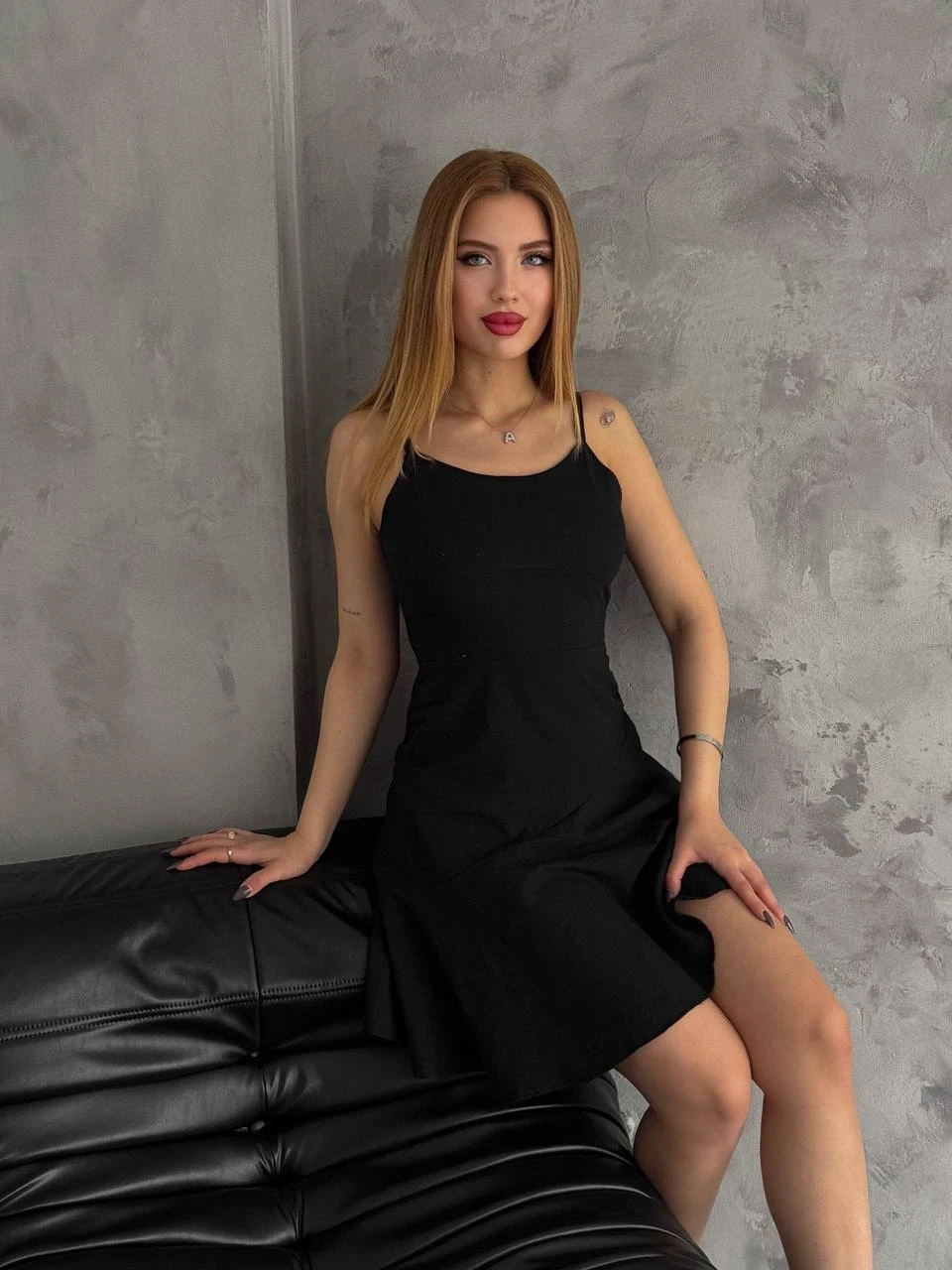 Kadın Siyah İnce Sabit  Askılı Eteği Fırfır Detaylı İthal Keten Mini Elbise HZL24S-FRY121851