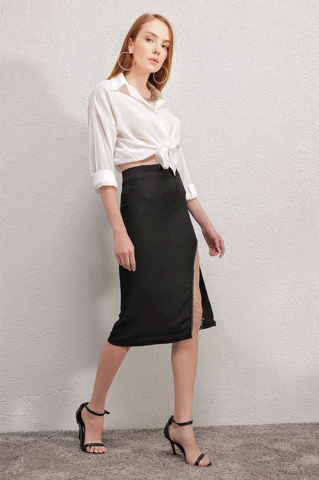 Kadın Siyah Yırtmaçlı Püskül Taşlı Beli Lastikli Uzun Etek HZL24S-BD118901