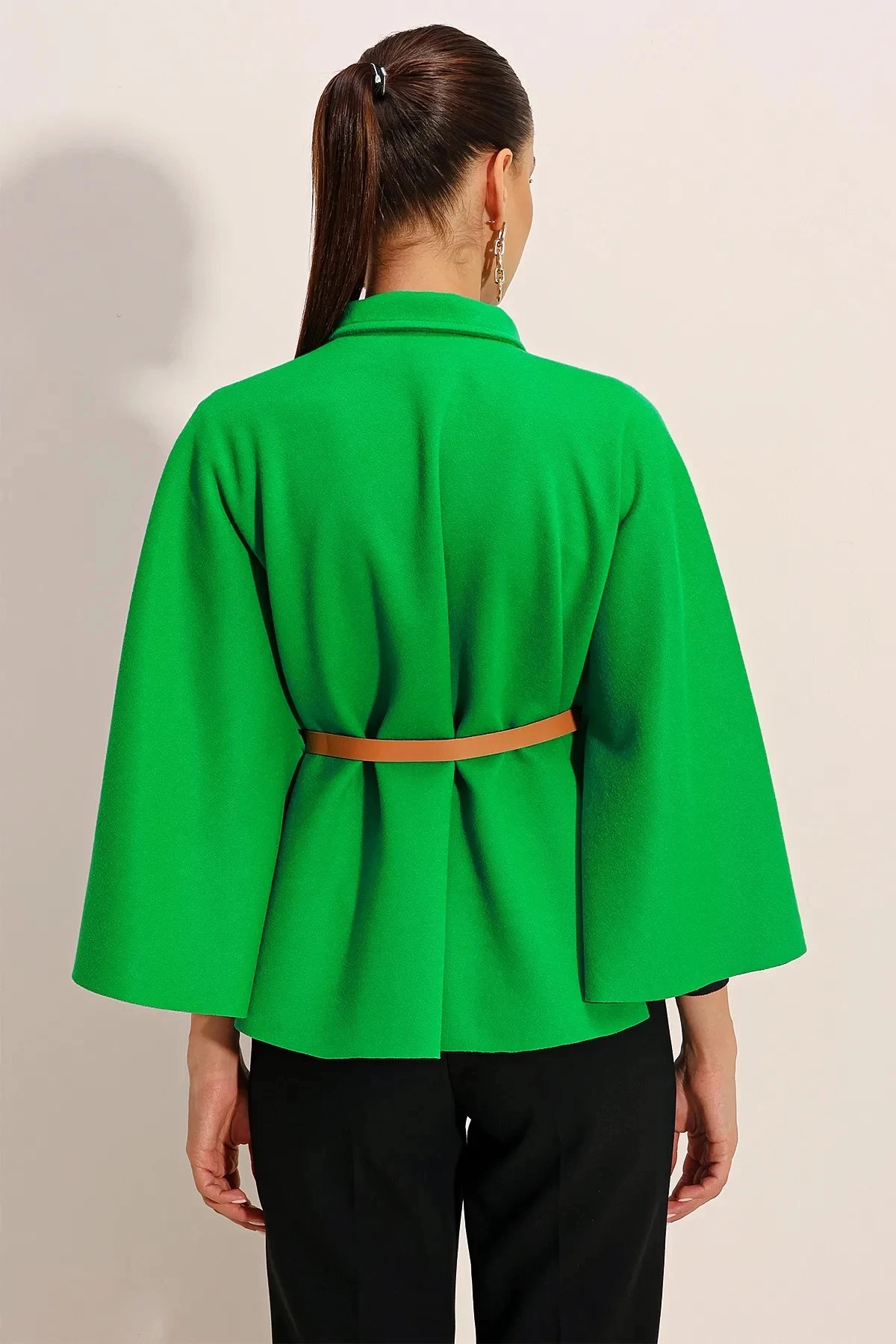 Kadın Yeşil Hakim Yaka Kemer Detaylı Kaşe Panço  HZL24W-BD191341