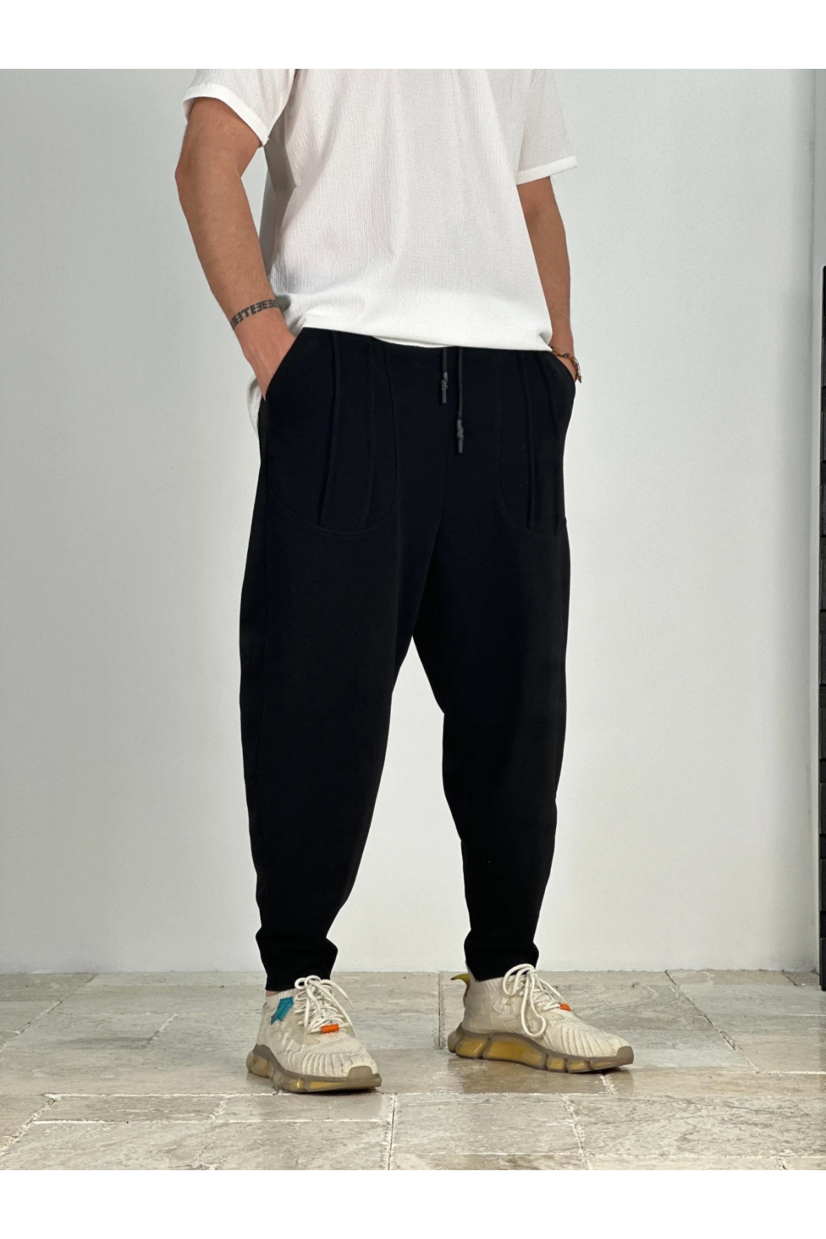 Erkek Siyah Beli İp Bağlamalı Bol Kesim Cepli Pantolon Eşofman Altı HZL24S-MXC9019-25