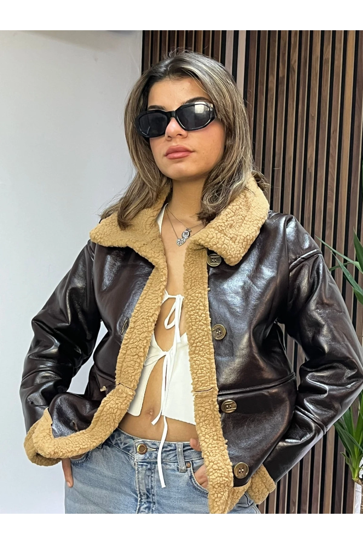 Kadın Acı Kahve İçi Kürklü Düğmeli Suni Deri Mont HZL23W-BRC129331