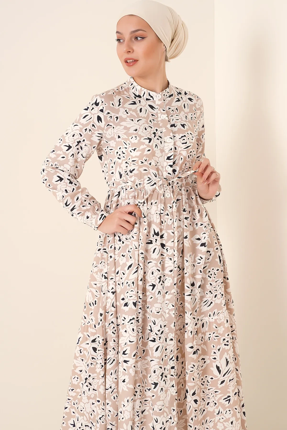 Kadın Bej Desenli Hakim Yaka Yazlık Uzun Elbise HZL25W-BD122971