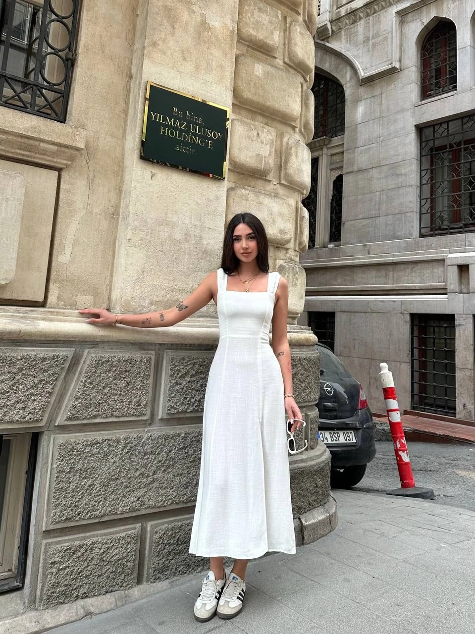 Kadın Beyaz Arkadan İp Bağlamalı Yırtmaç Detaylı Keten Elbise HZL25S-ZK11241