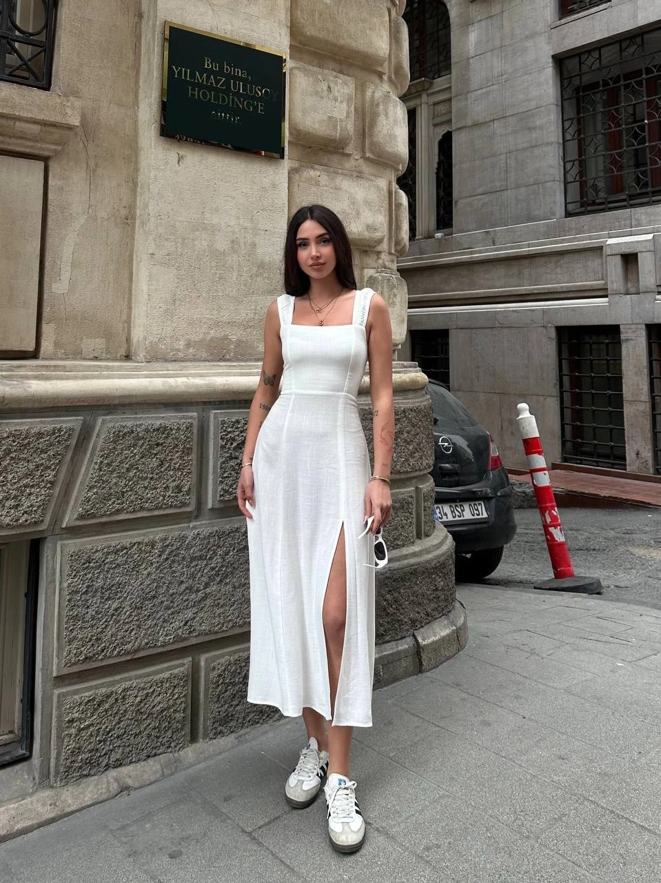 Kadın Beyaz Arkadan İp Bağlamalı Yırtmaç Detaylı Keten Elbise HZL25S-ZK11241