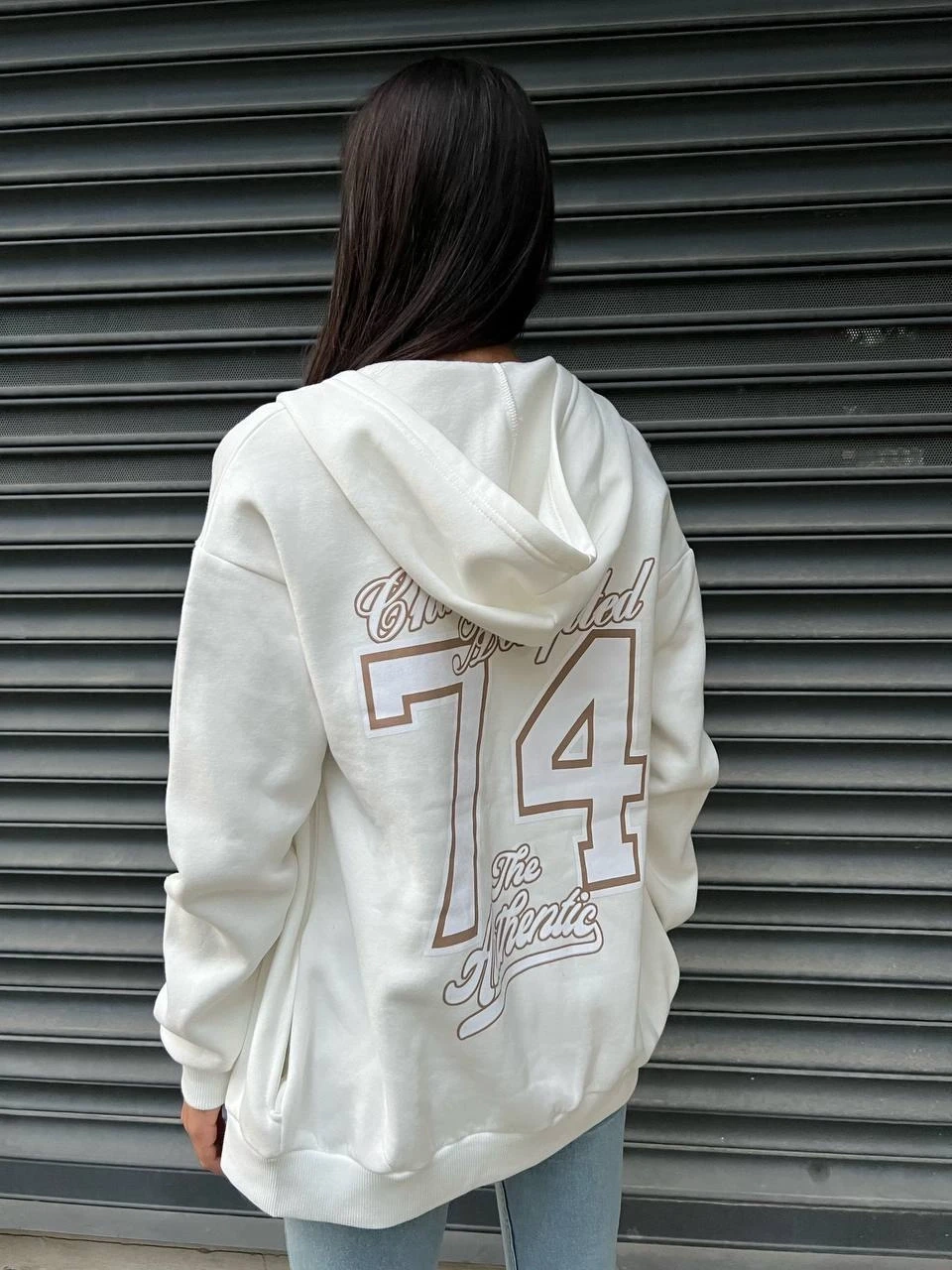 Kadın Beyaz Baskılı Kapüşonlu Fermuarlı Oversize Sweatshirt HZL24W-ZK12741