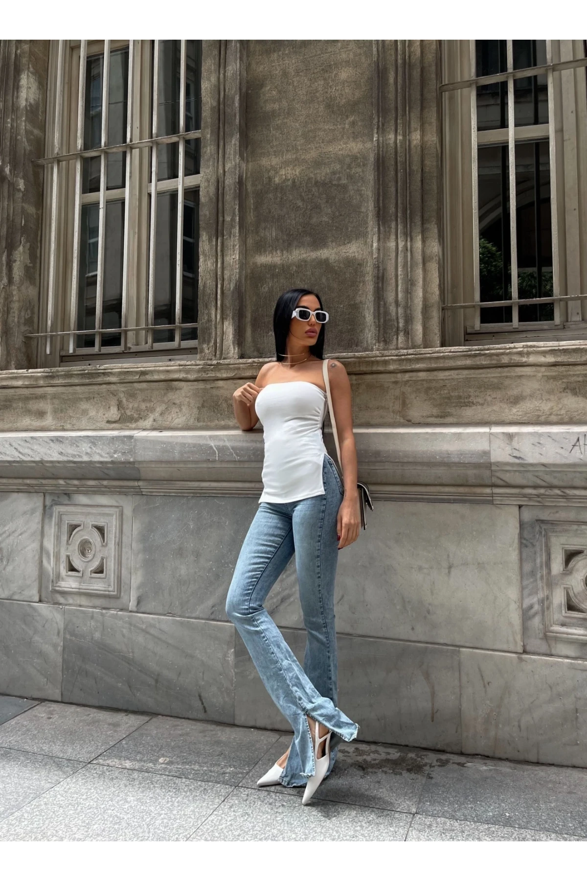 Kadın Beyaz Yanı Büzgülü Çift Yırtmaçlı Straplez Bluz HZL24S-ZK13091