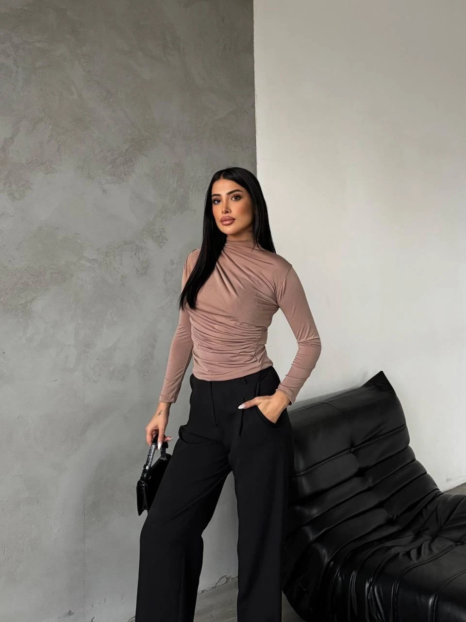 Kadın Bisküvi Omuz ve Beli Büzgülü Yarım Balıkçı Yaka Sandy Bluz HZL24W-FRY122451