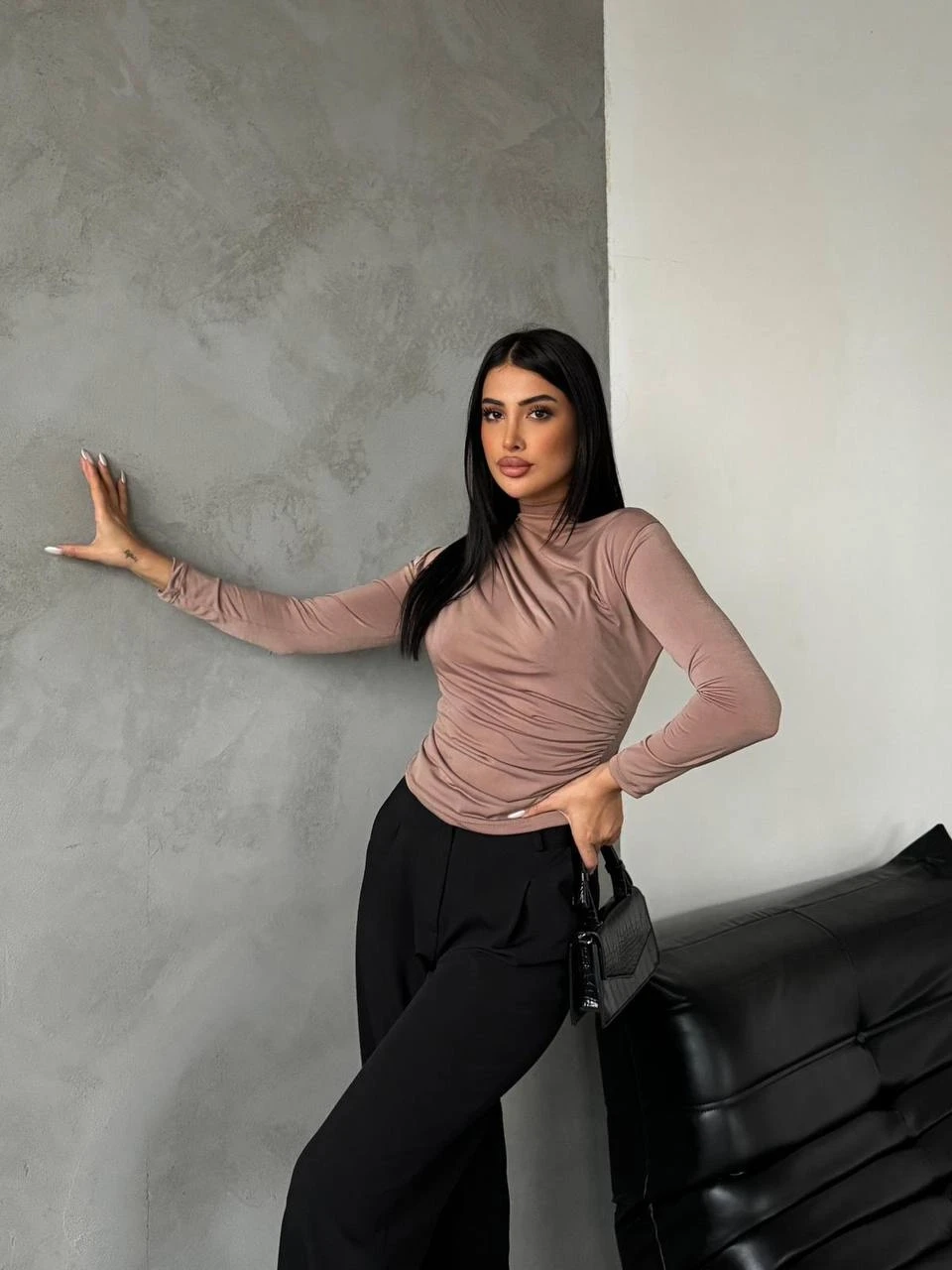 Kadın Bisküvi Omuz ve Beli Büzgülü Yarım Balıkçı Yaka Sandy Bluz HZL24W-FRY122451