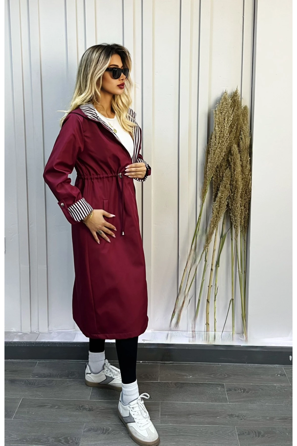 Kadın Bordo Beli Büzgülü Kapşonlu Uzun Trençkot HZL22W-BD190911