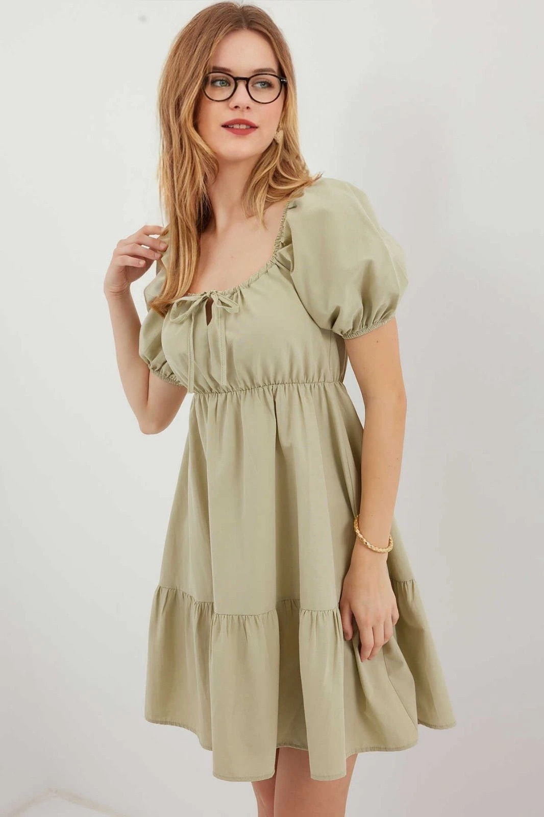 Kadın Çağla Yeşil Büzgülü Yaka Lastikli Bel Kloş Poplin Elbise HZL22S-BD123511