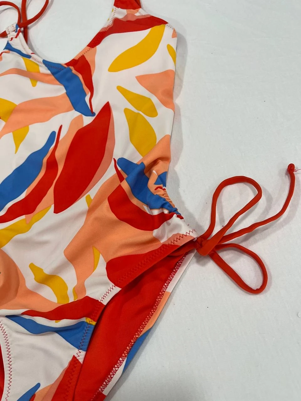 Kadın Çok Renkli Tropikal Desenli Astarlı Mayo HZL25S-AR1823