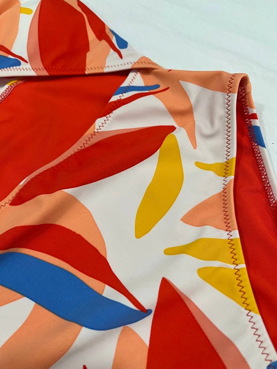 Kadın Çok Renkli Tropikal Desenli Astarlı Mayokini HZL25S-AR1824