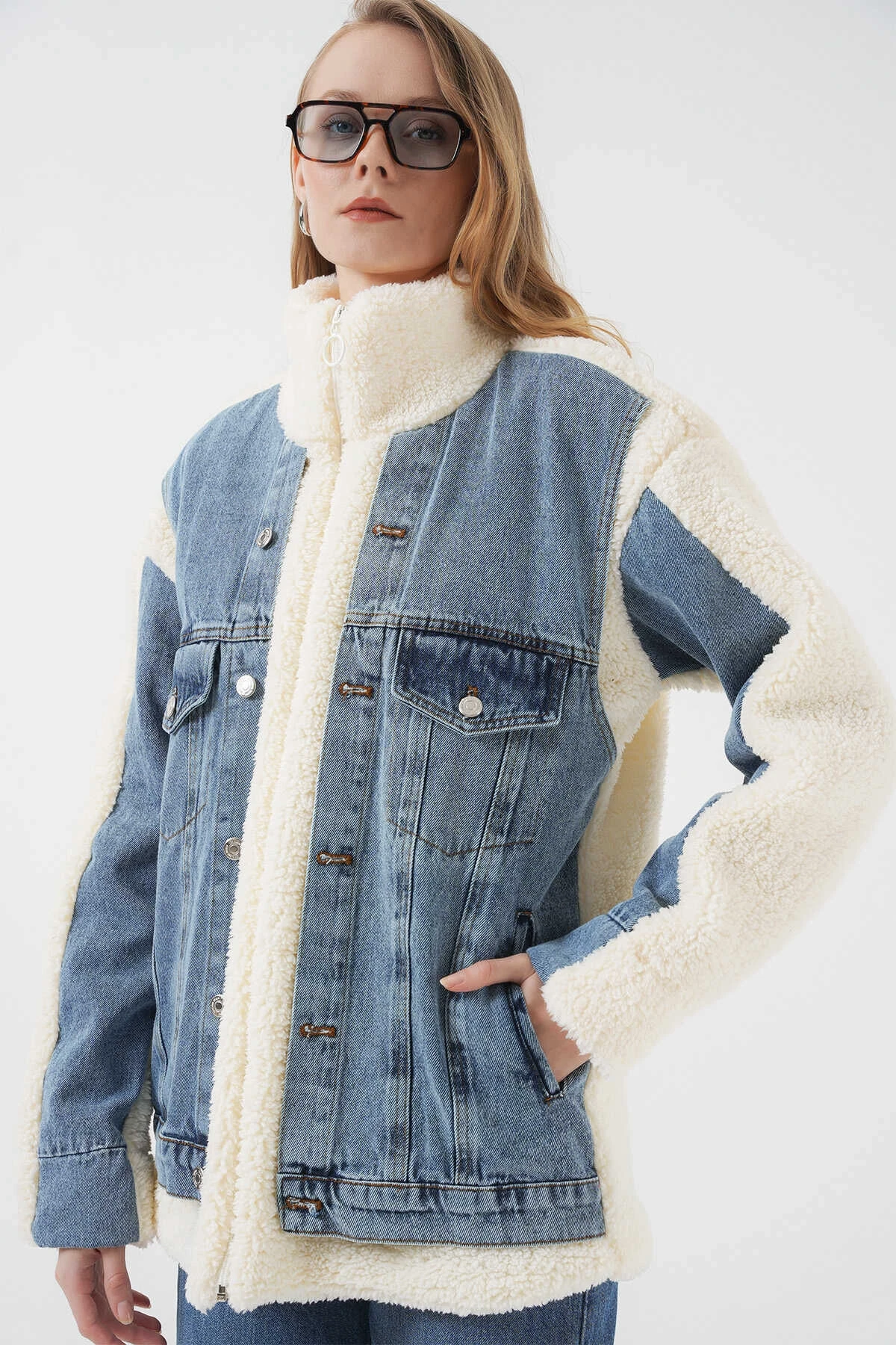 Kadın Ekru Kot Garnili İçi Astarlı Peluş Mont HZL25W-BD151981