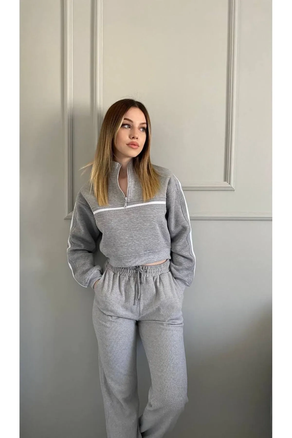 Kadın Gri Beyaz Şeritli Fermuarlı Yaka 3 İplik Şardonlu Sweatshirt HZL24W-ZK12781