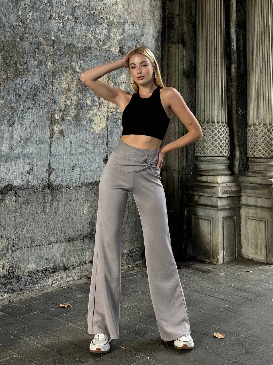 Kadın Gri Yüksel Bel Kemer Detaylı İspanyol Paça Pantolon HZL25W-ZK11481