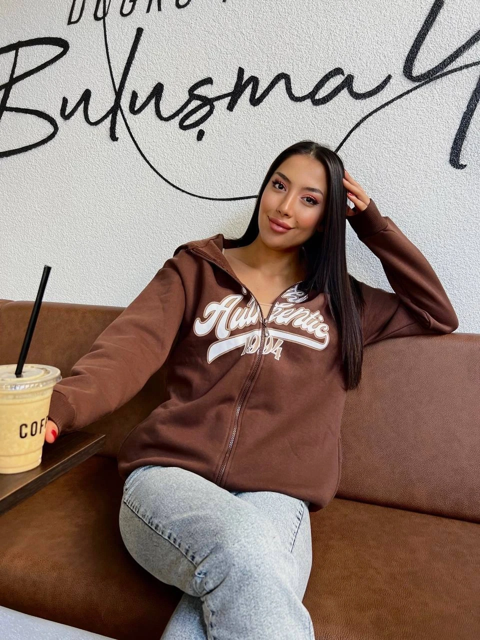 Kadın Kahverengi Baskılı Kapüşonlu Fermuarlı Oversize Sweatshirt HZL24W-ZK12741