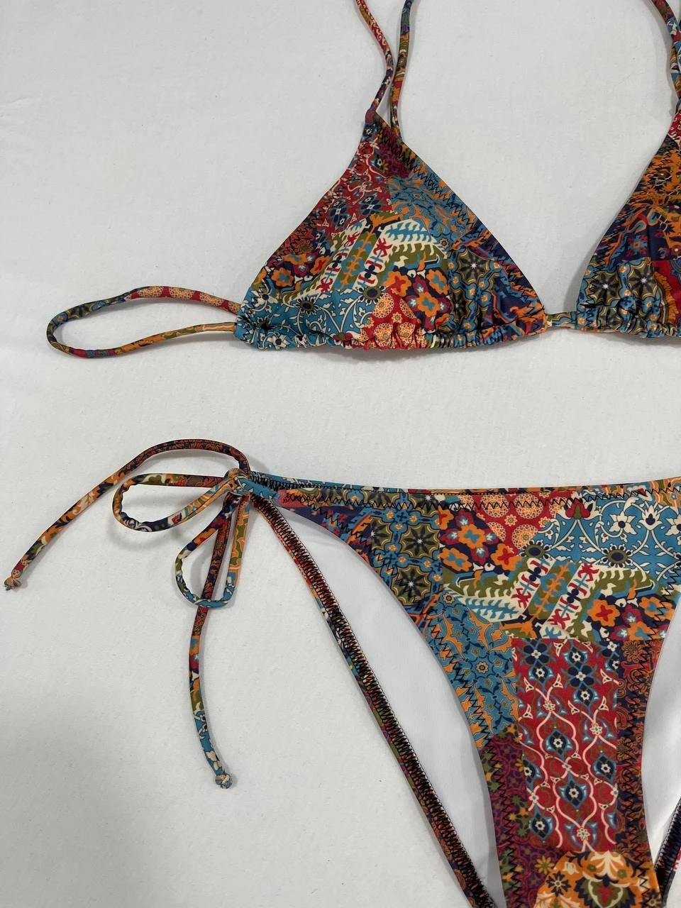 Kadın Kahverengi Etnik Desen Boyundan İp Bağlamalı Üçgen Bikini Takımı HZL25S-LC5005