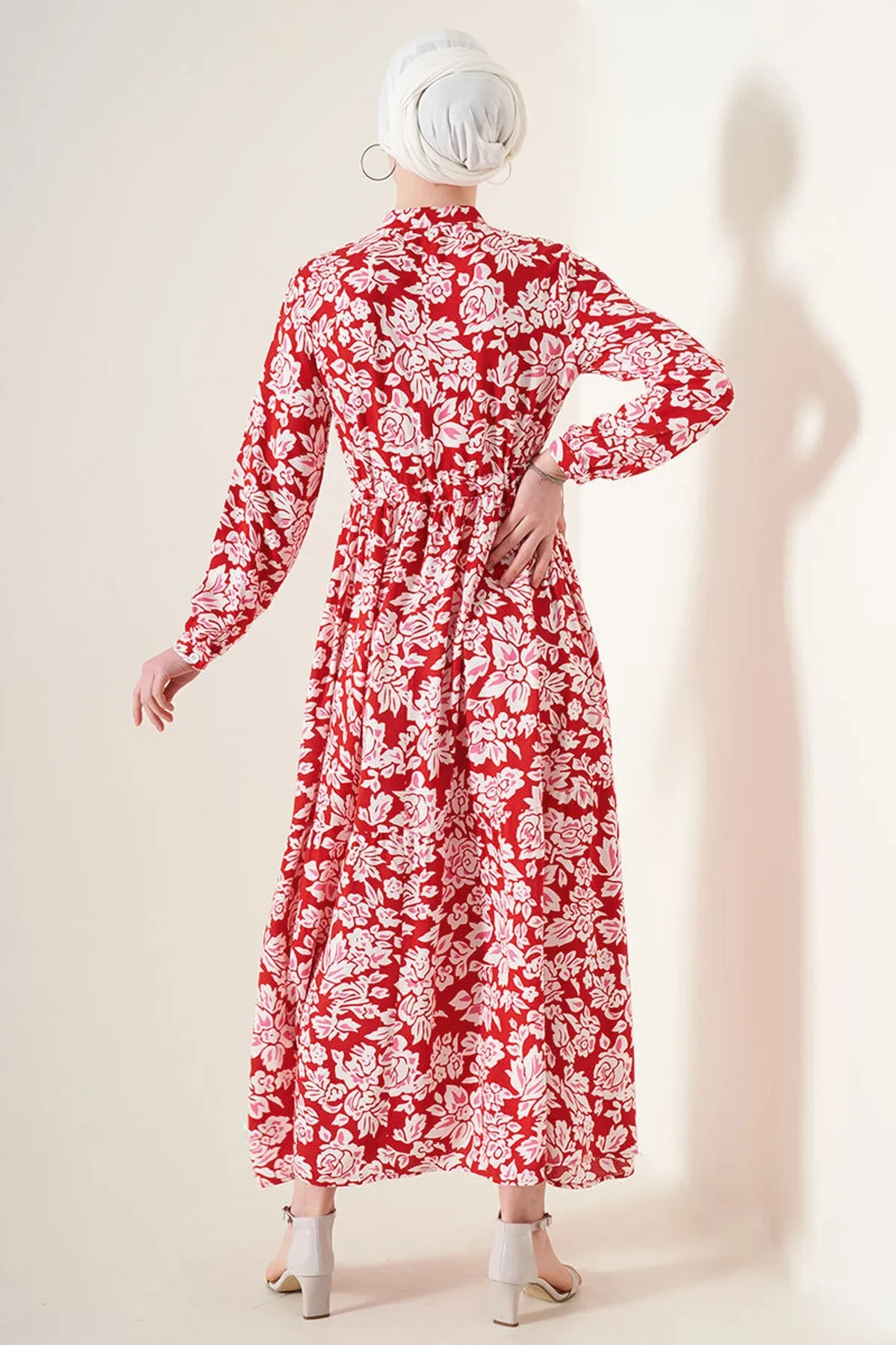 Kadın Kırmızı Desenli Hakim Yaka Yazlık Uzun Elbise HZL25W-BD122971