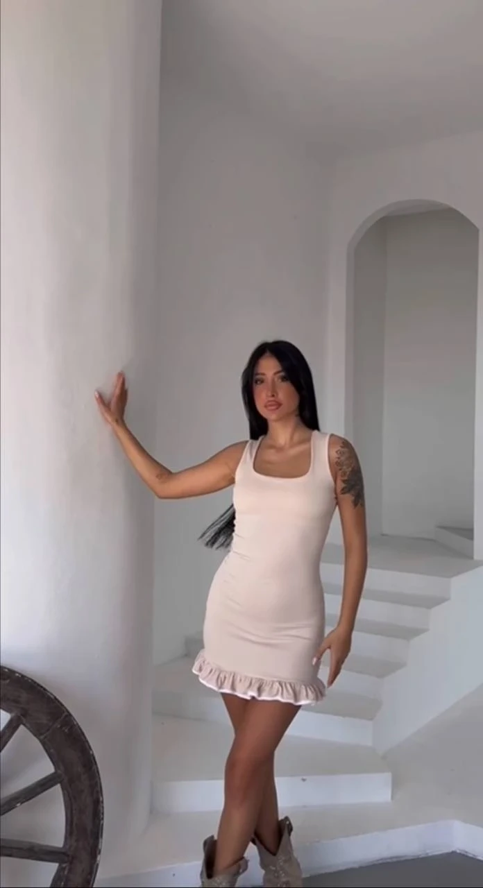 Kadın Krem Eteği Fırfırlı Burgu Kumaş Mini Elbise HZL25S-FRY122971