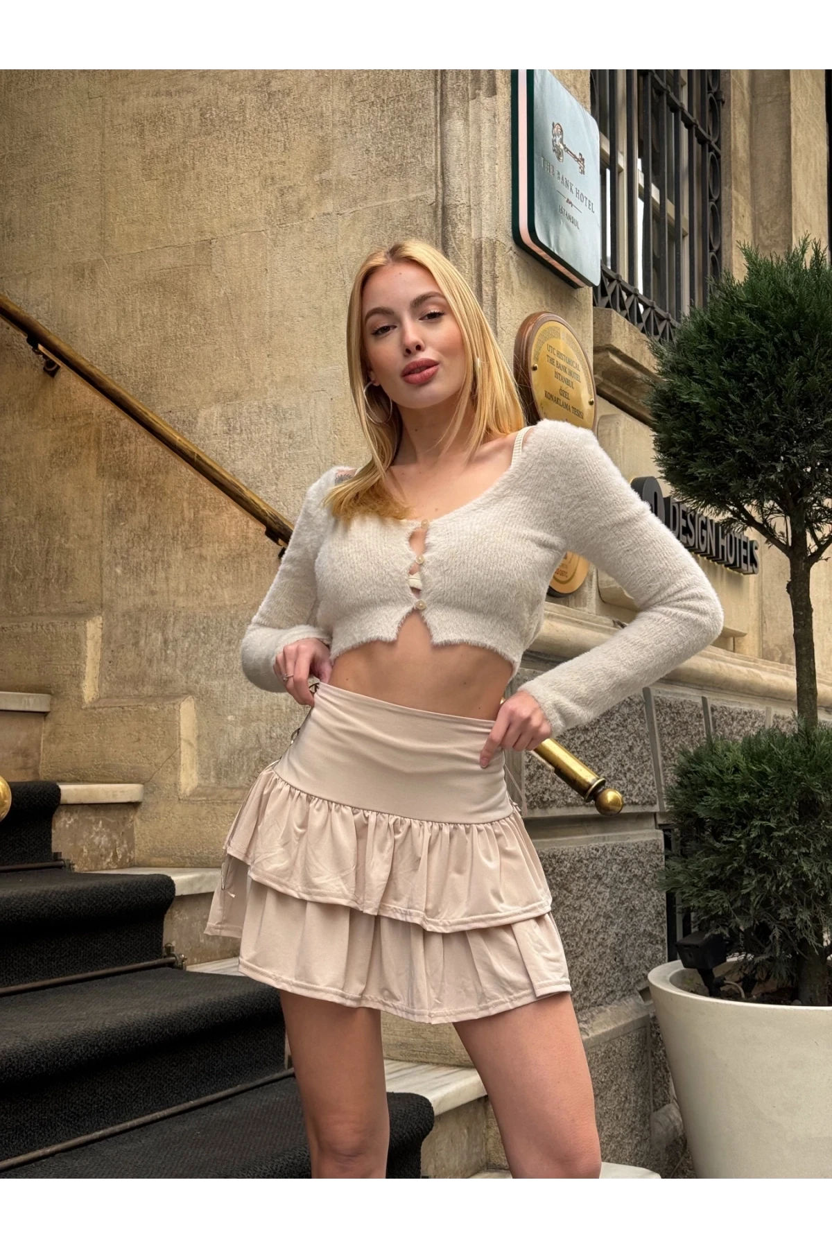 Kadın Krem Kuş Gözlü Fır Fır Detaylı Mini Etek HZL25W-ZK11391