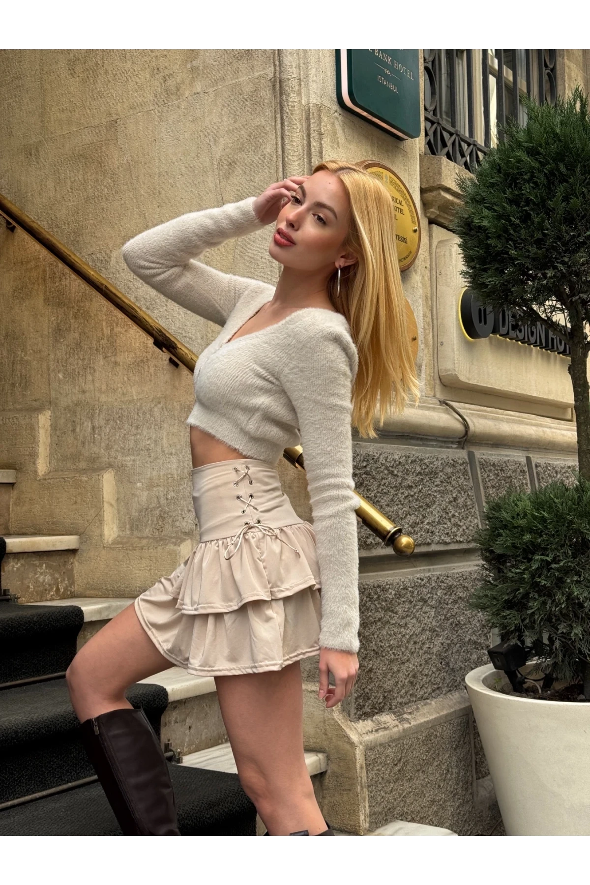 Kadın Krem Kuş Gözlü Fır Fır Detaylı Mini Etek HZL25W-ZK11391