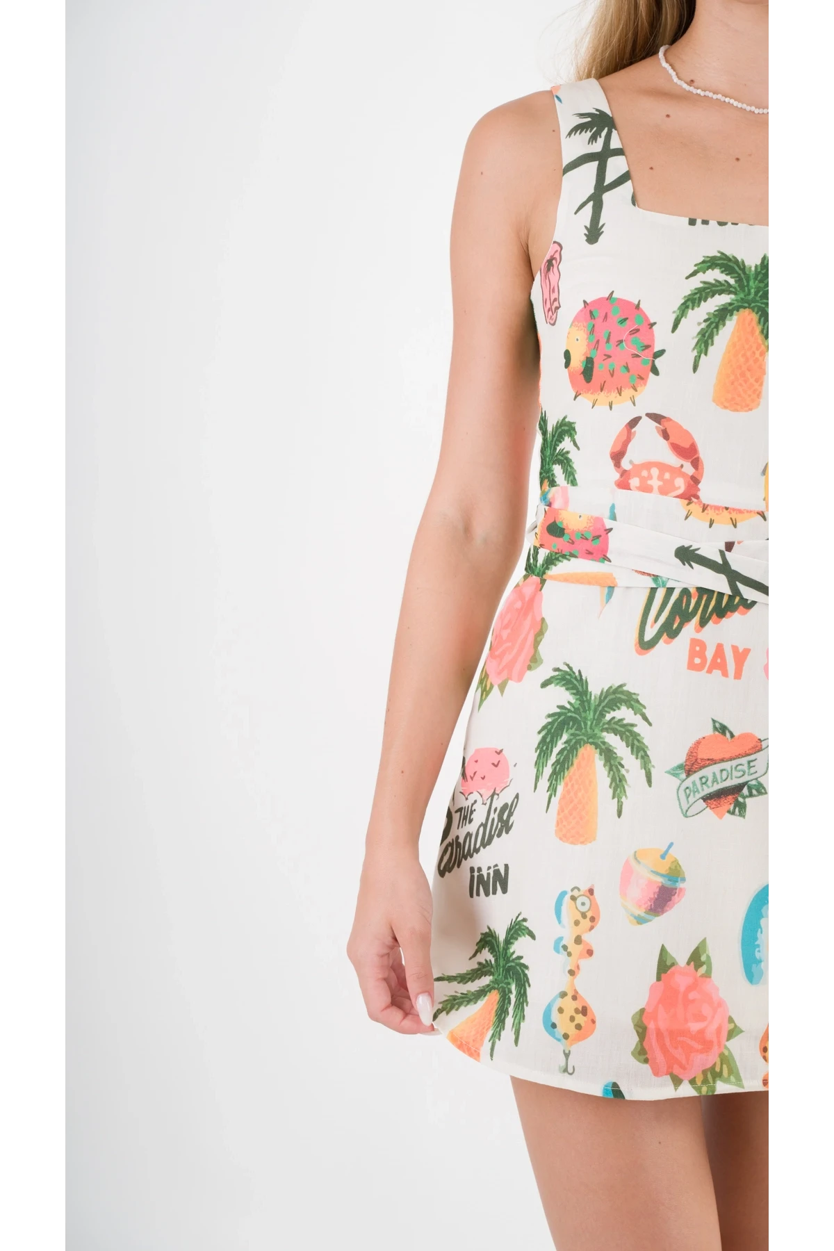 Kadın Krem Tropical Desenli Askılı Sırt Bağlamalı Kuşaklı Mini Elbise HZL24S-YY297