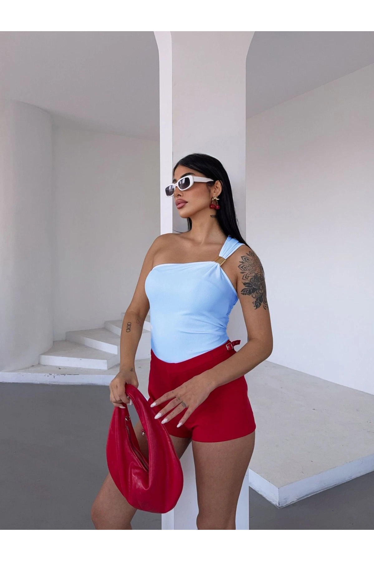 Kadın Mavi Tek Omuz Gold Metal Detaylı Bluz HZL25S-FRY123111