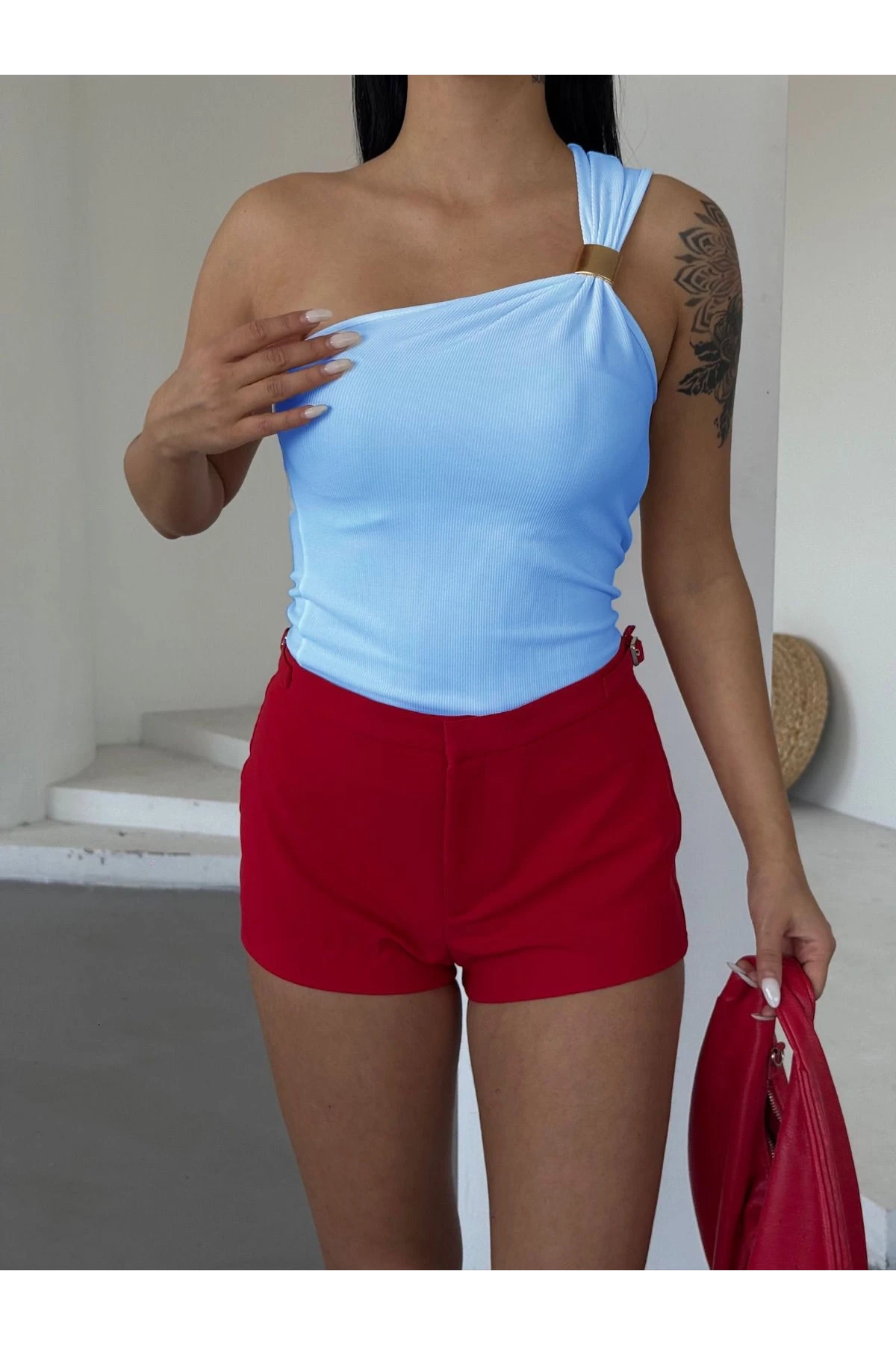 Kadın Mavi Tek Omuz Gold Metal Detaylı Bluz HZL25S-FRY123111