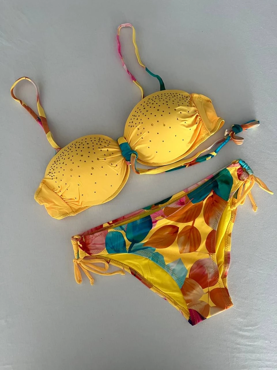 Kadın Sarı Taş İşlemeli Astarlı Bikini Takım HZL25S-LC207