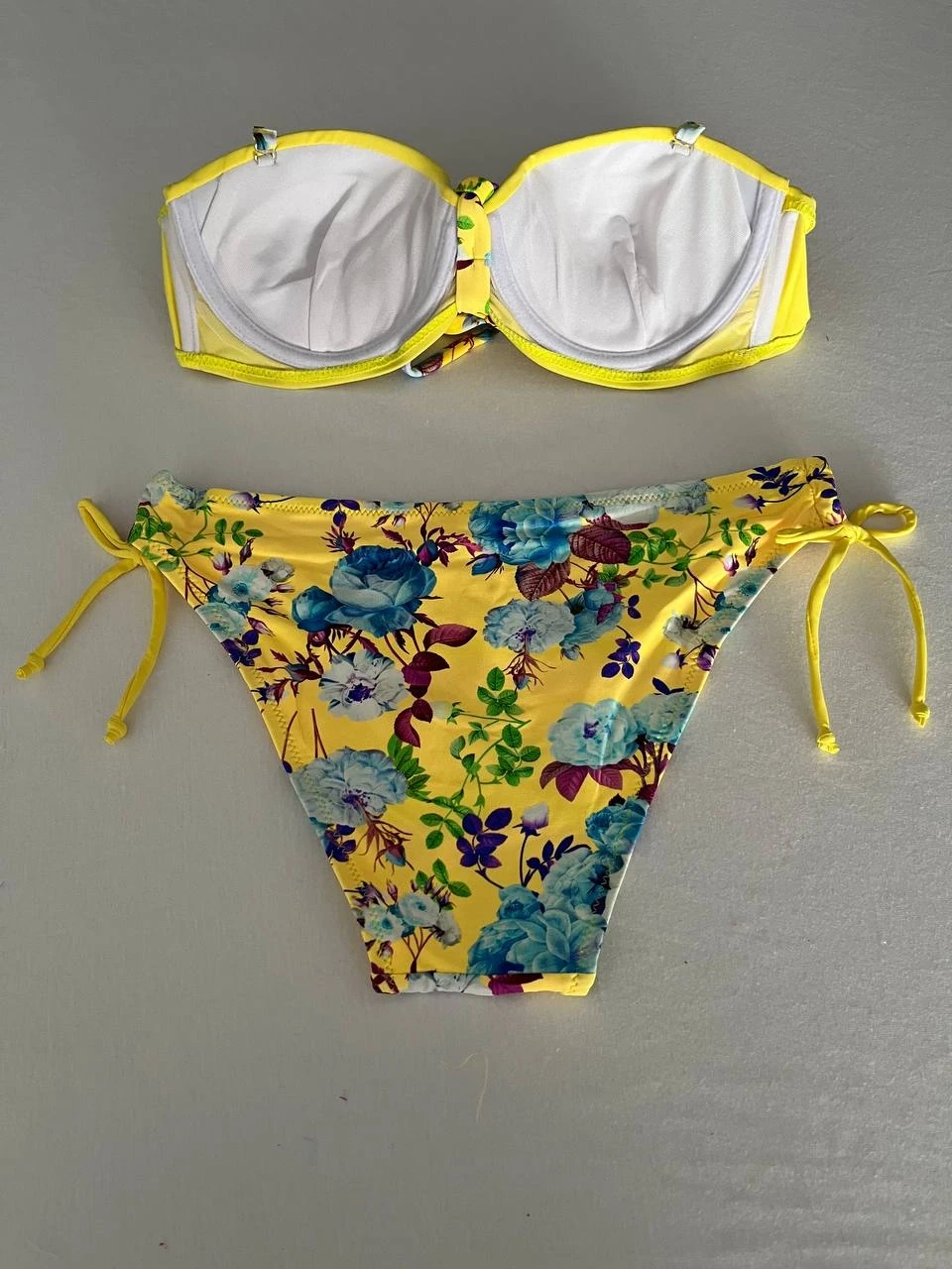 Kadın Sarı Taş İşlemeli Astarlı Bikini Takım HZL25S-LC208