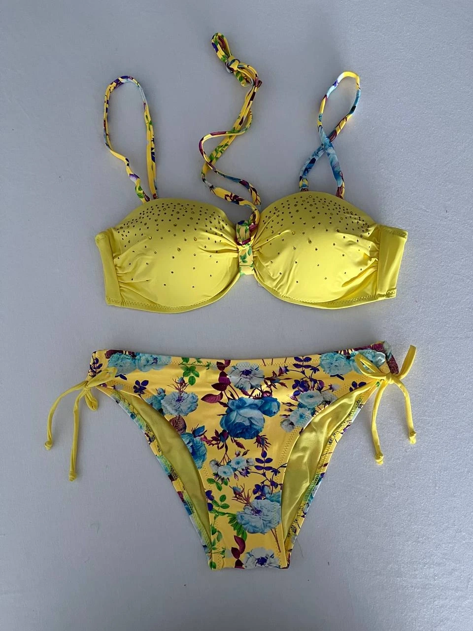 Kadın Sarı Taş İşlemeli Astarlı Bikini Takım HZL25S-LC208