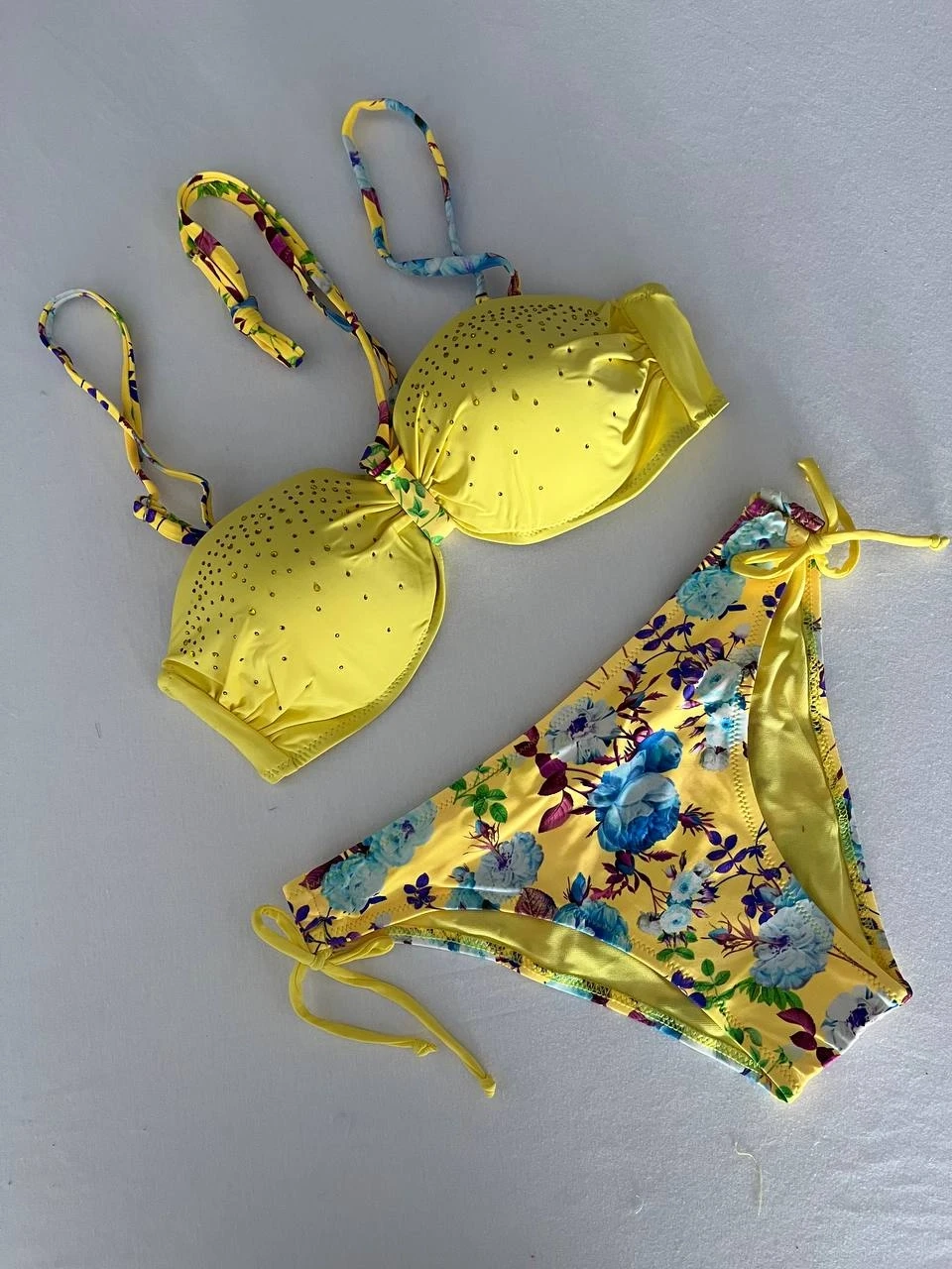 Kadın Sarı Taş İşlemeli Astarlı Bikini Takım HZL25S-LC208