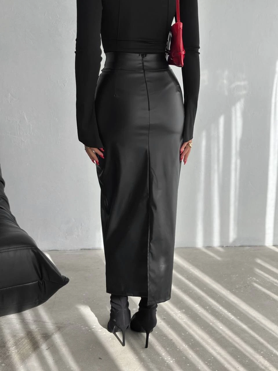 Kadın Siyah Arkadan Yırtmaçlı Fermuarlı Cepli Kalem Etek HZL25W-FRY122431