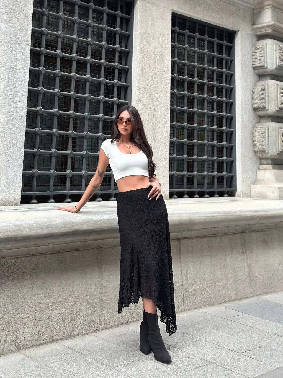 Kadın Siyah Asimetrik Kesim Astarlı Dantel Etek HZL25S-ZK13571