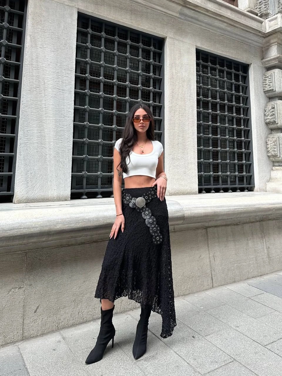 Kadın Siyah Asimetrik Kesim Astarlı Dantel Etek HZL25S-ZK13571