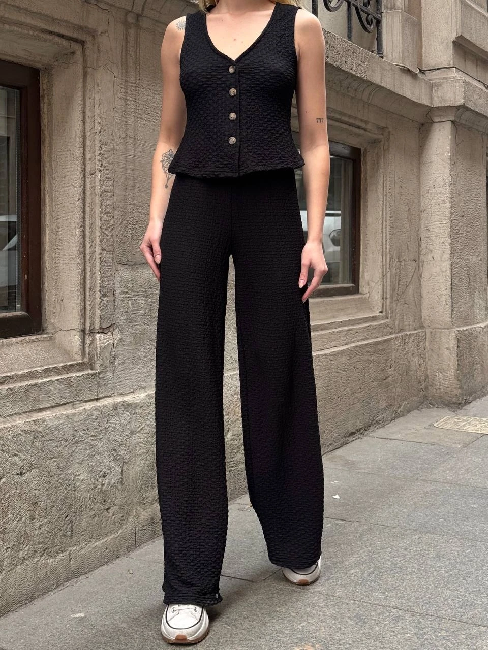 Kadın Siyah Beli Lastilkli Gofre Kumaş Pantolon HZL24S-ZK13261