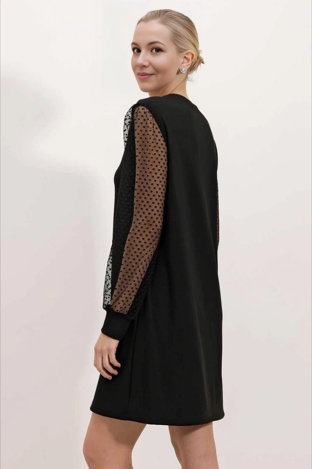 Kadın Siyah Bisiklet Yaka Tül Kollu Mini Elbise HZL24S-BD124671