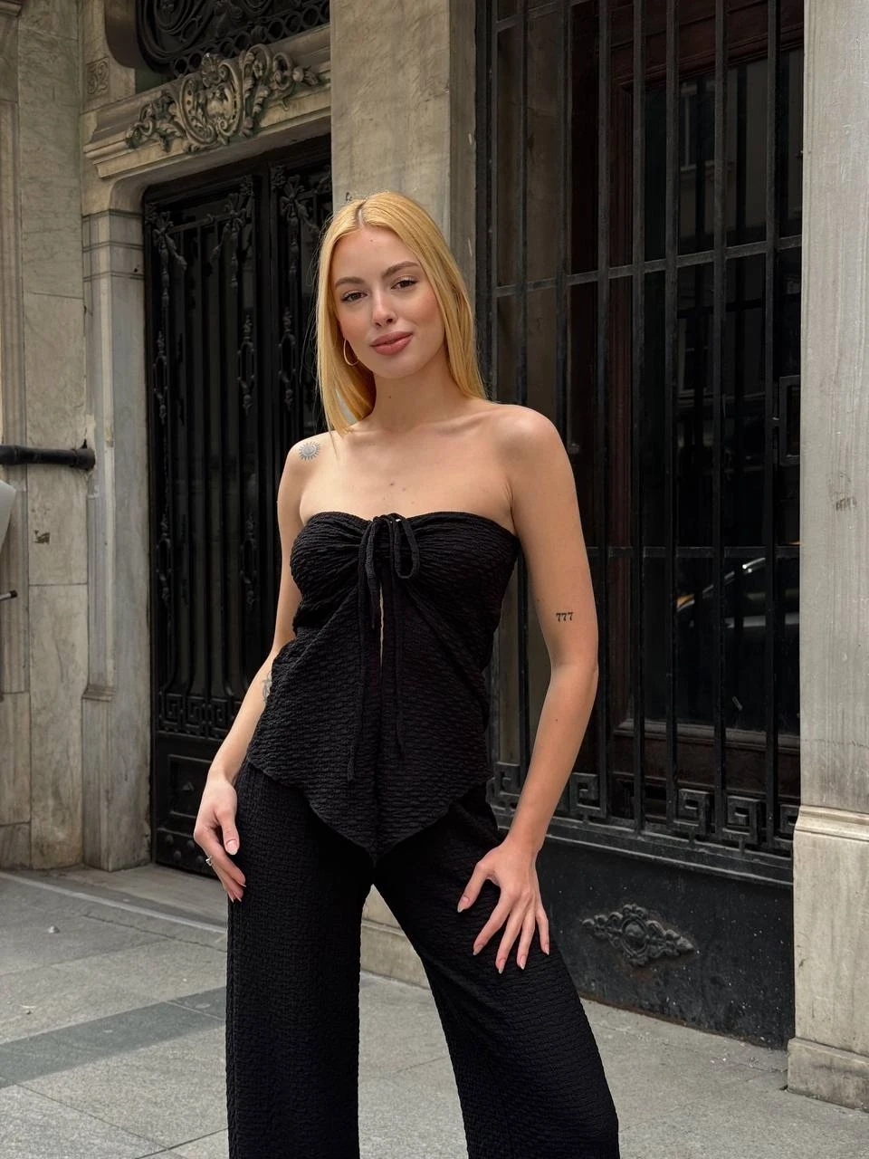 Kadın Siyah Boyundan Bağlamalı Staplez Bluz HZL25S-ZK13581