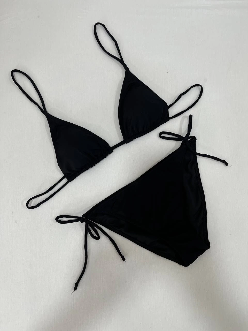 Kadın Siyah Boyundan İp Bağlamalı Üçgen Bikini Takımı HZL25S-LC5005