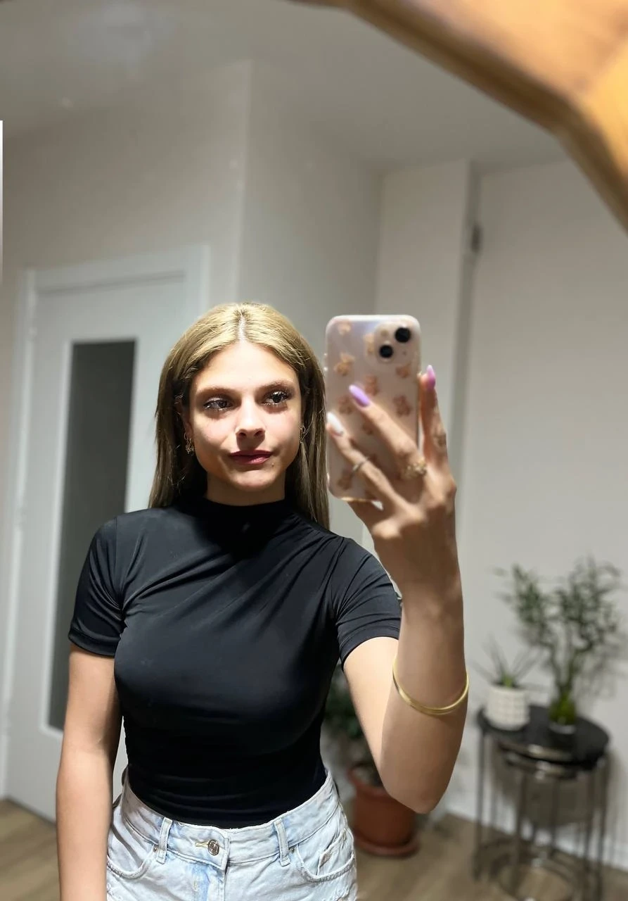 Kadın Siyah Büzgü Detay Yarım Kol Sandy Bluz HZL25S-FRY121741