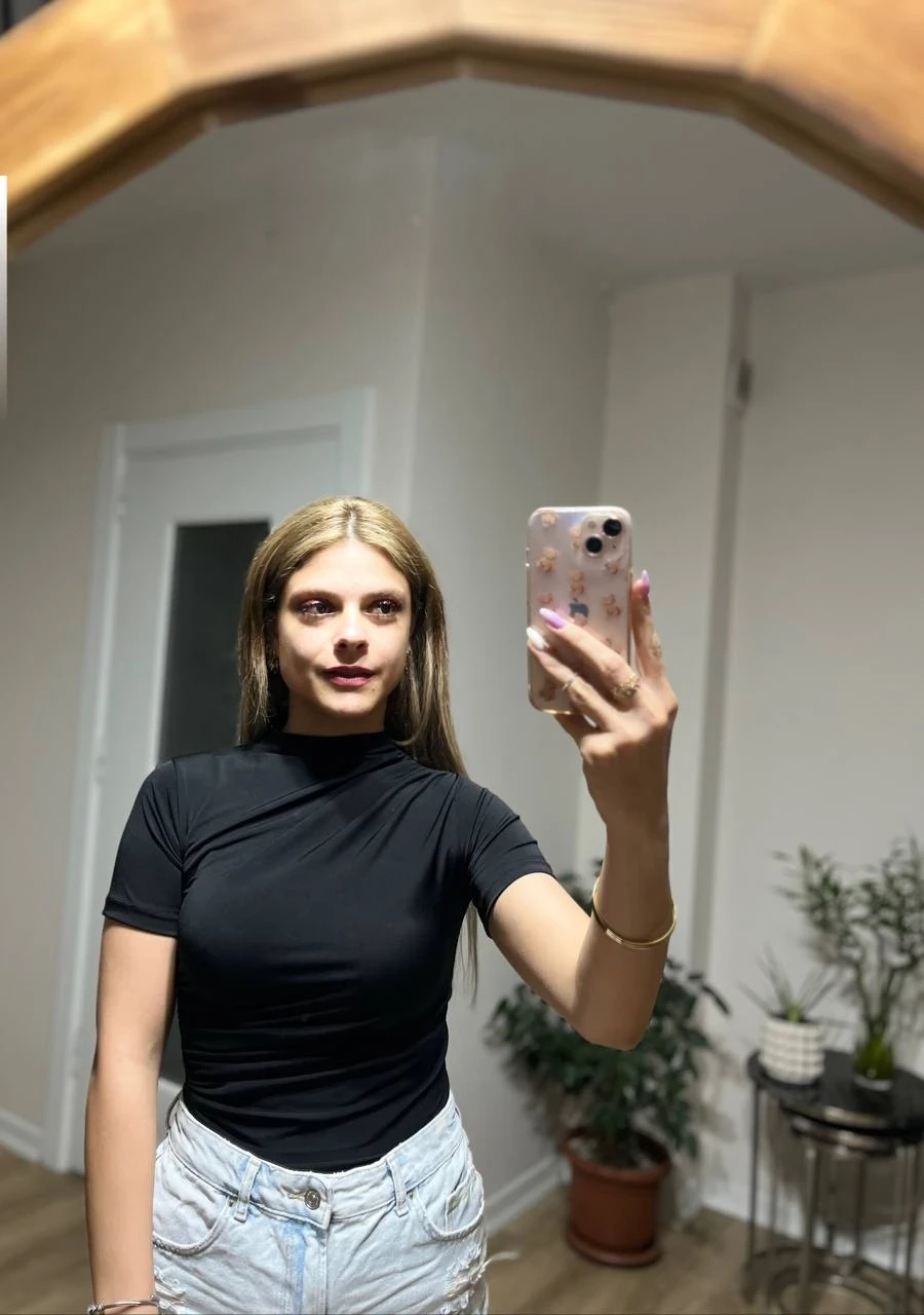 Kadın Siyah Büzgü Detay Yarım Kol Sandy Bluz HZL25S-FRY121741