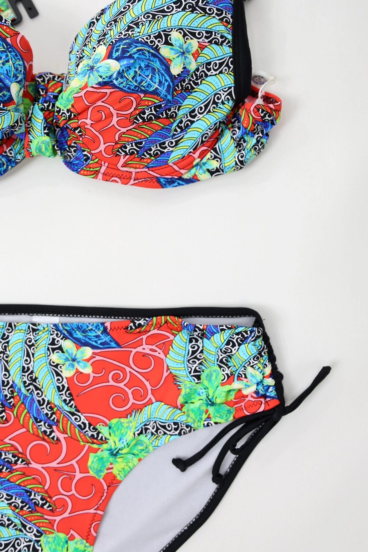 Kadın Siyah Çok Renkli Yüksek Bel Toparlayıcı Bikini Takım HZL24S-LC7015