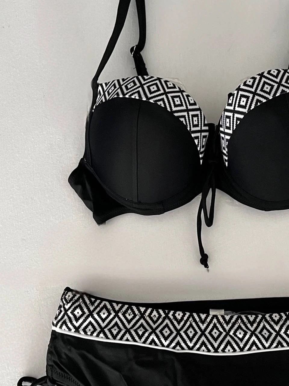 Kadın Siyah Etnik Desenli Bikini Takım HZL25S-LC2218