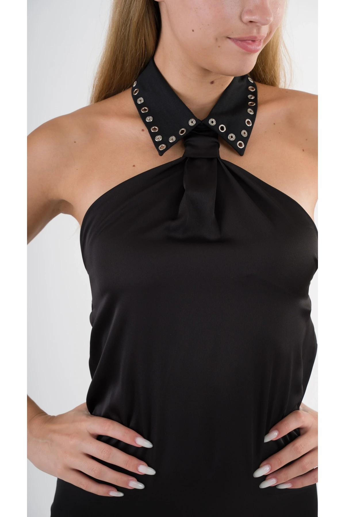 Kadın Siyah Halter Yaka Saten Kumaş Sırt Dekolteli Mini Elbise HZL24S-YY262