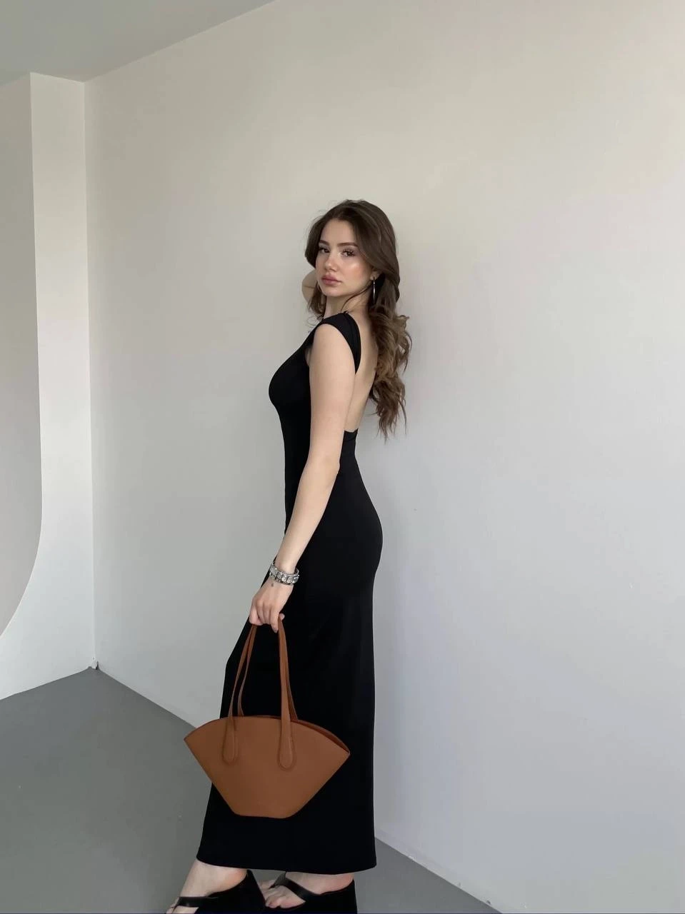 Kadın Siyah Sırt Dekolteli Yumuşak Dokulu Elbise HZL25S-ZK13321