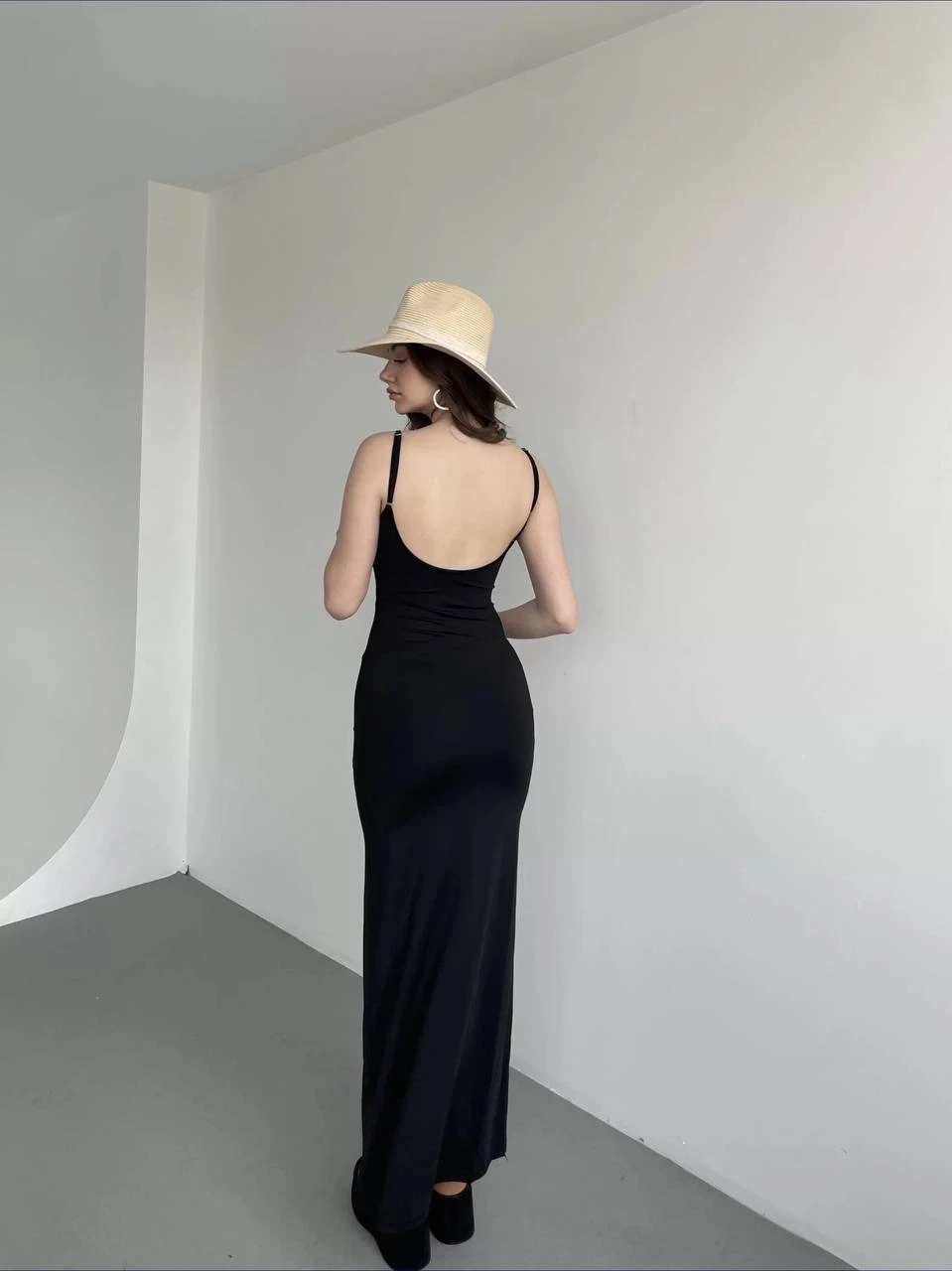 Kadın Siyah Sırtı Açık Yumuşak Dokulu Elbise HZL25S-ZK13281